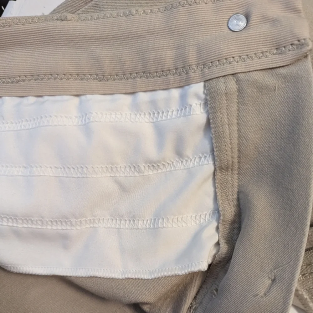Chico's So Slimming Stretch Ankle/Cropped Leg Pant Tan Size‎ 0.5 (Sm6)